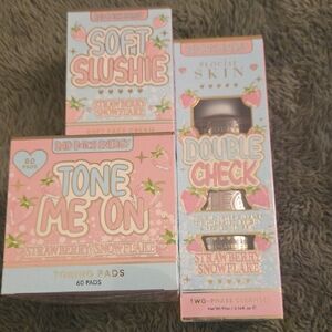 PLouise Strawberry Snowflake Skincare Set